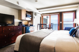 deluxe guest room amenities